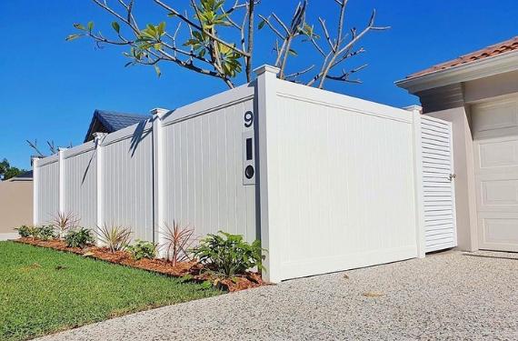 white pvc fencing